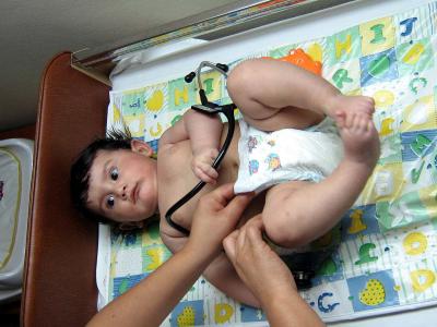 Sigue la consulta pedi&aacute;trica